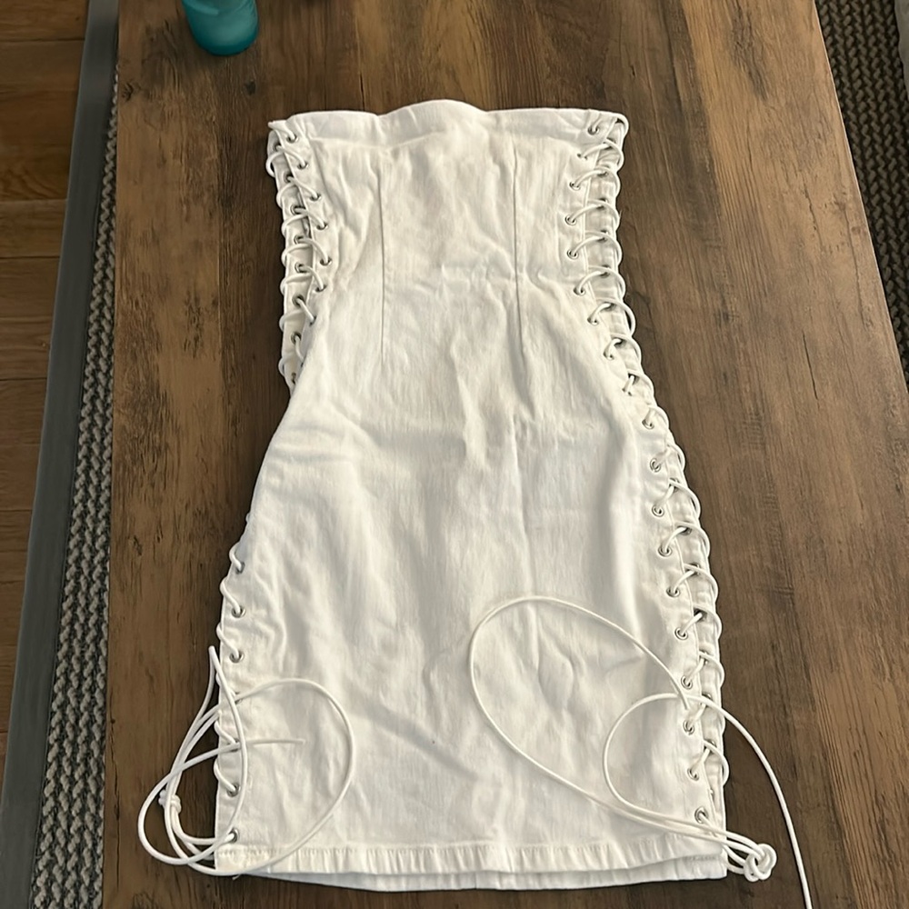White denim tie dress edikted size xs
